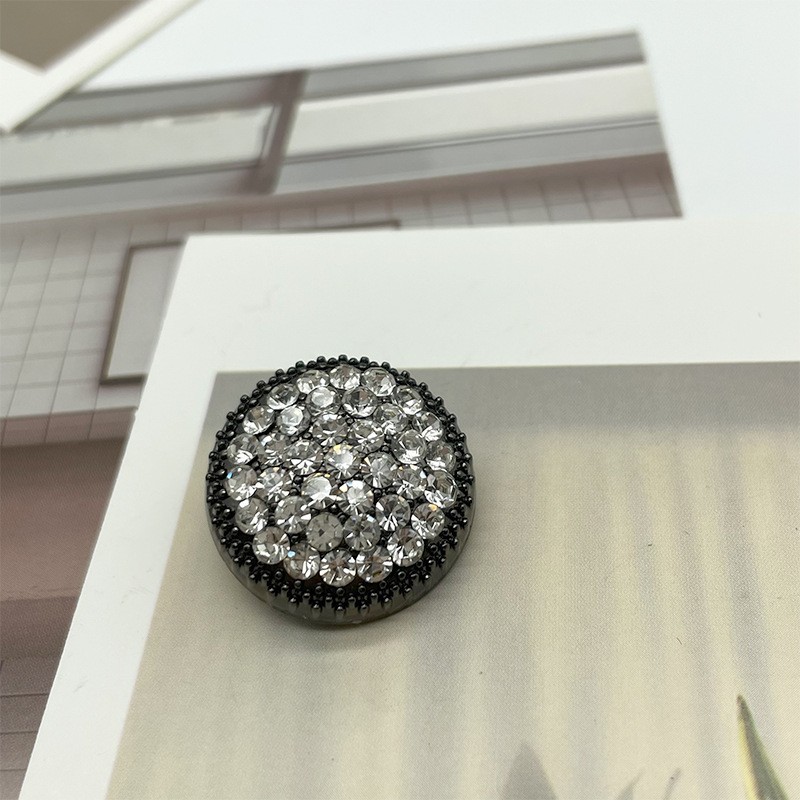 Luxcy Metal Rhinestone Button  - Button Hole Cutter 评论和价格