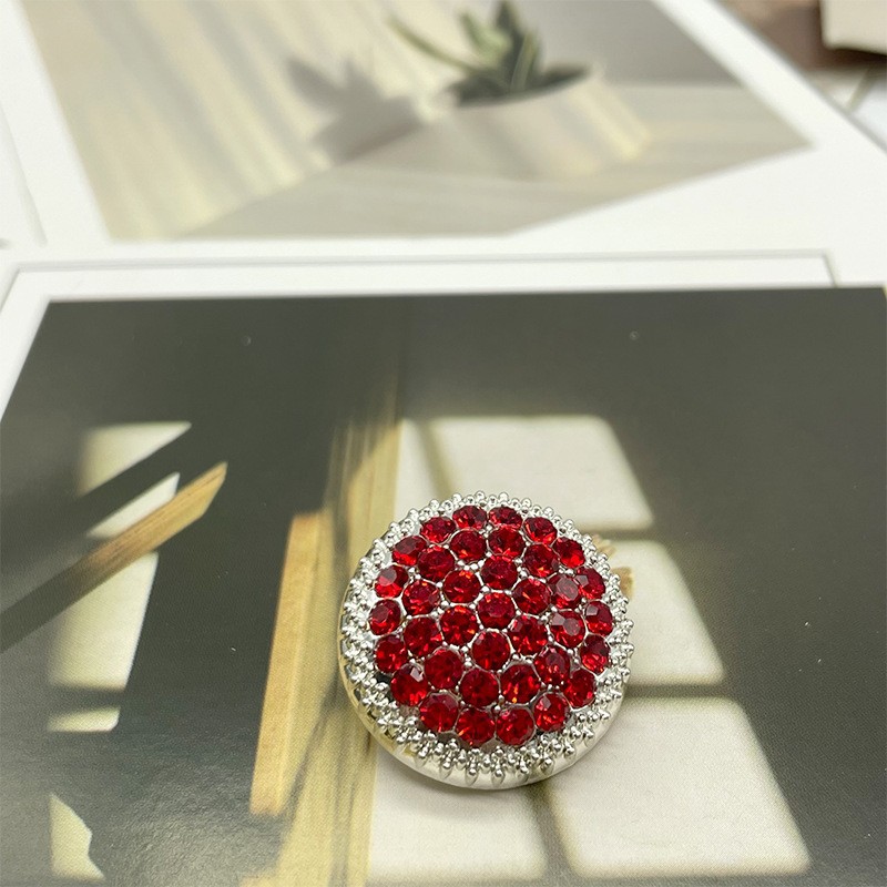Luxcy Metal Rhinestone Button  - Button Hole Cutter 评论和价格